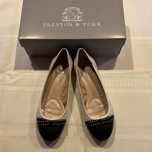 NWT Preston and York flats